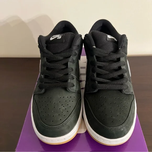 Dunk Low Sb Low Pro Black Gum Size 11.5Mens/13Womens Brand  display picture 1